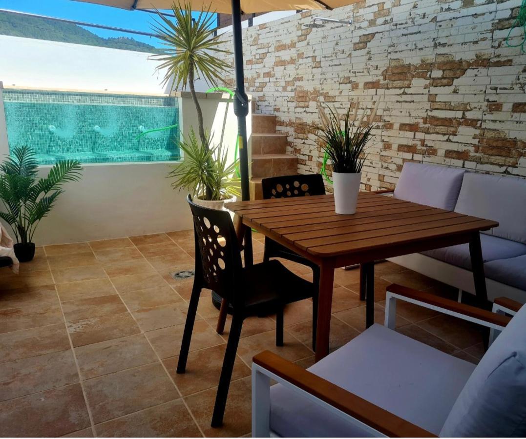 Ferienhaus La Casa Junto Al Sendero Del Rio & Piscina # Aire Acondicionado